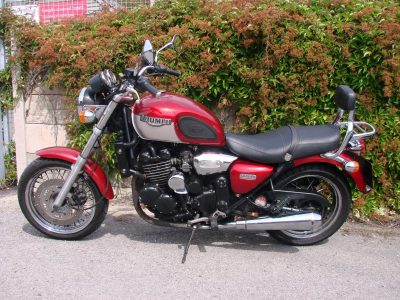 TRIUMPH LEGEND TT900