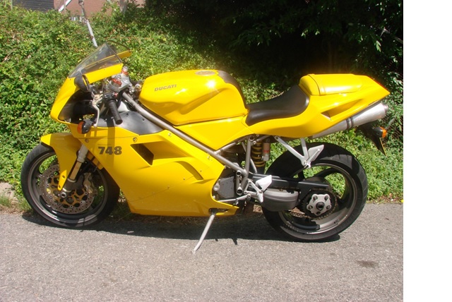 2000 DUCATI 748S